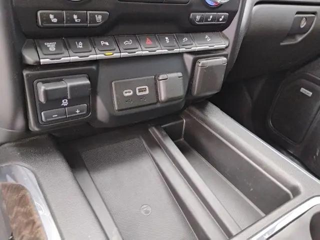 2023 GMC Sierra 2500HD 4WD Crew Cab Standard Bed Denali