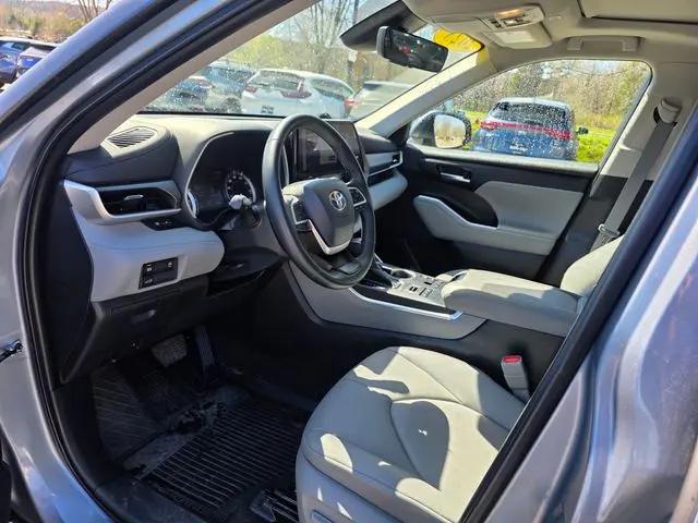 2023 Toyota Highlander XLE