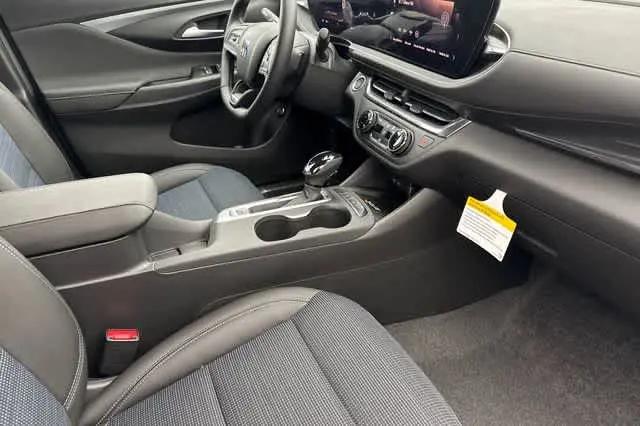 2026 Buick NV Preferred FWD