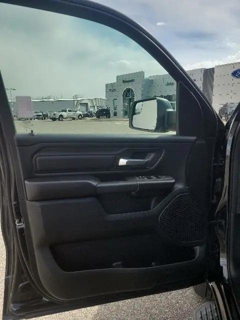 2026 Ram 1500 Express Crew Cab 4x4 57 Box