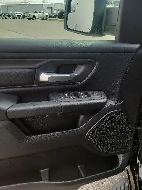 2026 Ram 1500 Express Crew Cab 4x4 57 Box