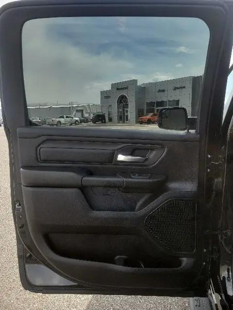 2026 Ram 1500 Express Crew Cab 4x4 57 Box