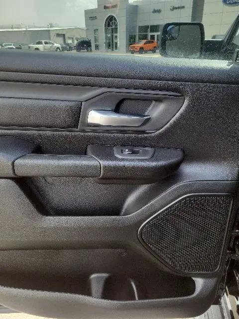 2026 Ram 1500 Express Crew Cab 4x4 57 Box