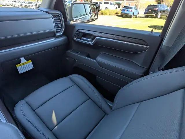 2026 GMC Sierra 1500 Crew Cab, Short Bed, SLT, 4WD