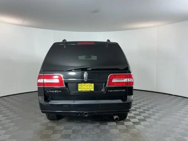 2011 Lincoln Navigator Standard
