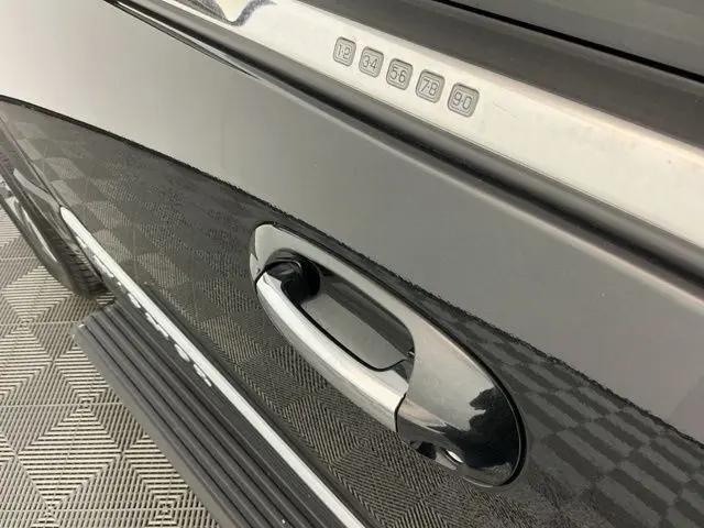2011 Lincoln Navigator Standard
