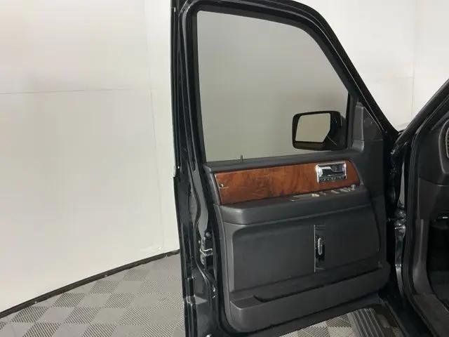 2011 Lincoln Navigator Standard