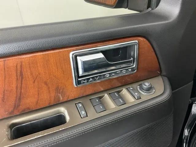 2011 Lincoln Navigator Standard