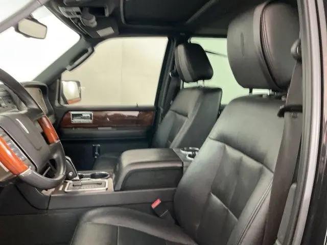 2011 Lincoln Navigator Standard