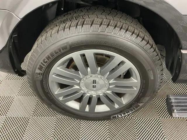 2011 Lincoln Navigator Standard