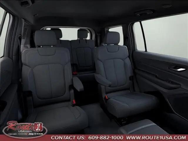 2026 Jeep Grand Cherokee L Laredo 4x4