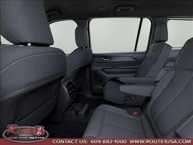 2026 Jeep Grand Cherokee L Laredo 4x4