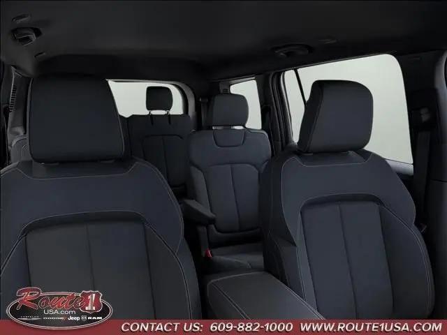 2026 Jeep Grand Cherokee L Laredo 4x4