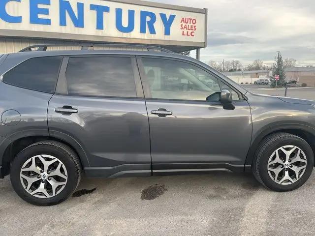 2022 Subaru Forester Premium
