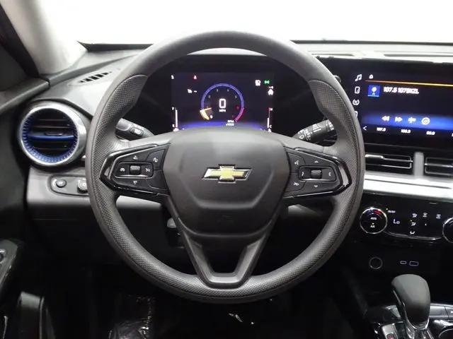 2024 Chevrolet Trax FWD LT