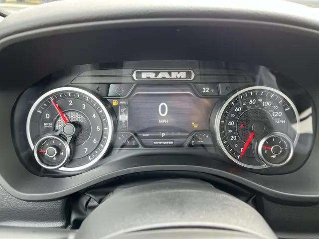 2026 Ram 1500 Big Horn Crew Cab 4x4 5'7" Box