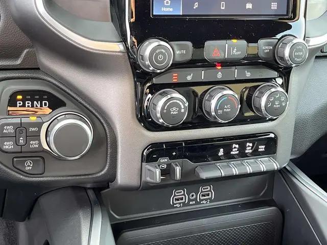 2026 Ram 1500 Big Horn Crew Cab 4x4 5'7" Box