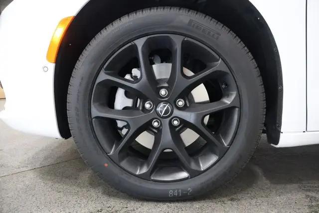 2026 Chrysler Pacifica Select AWD