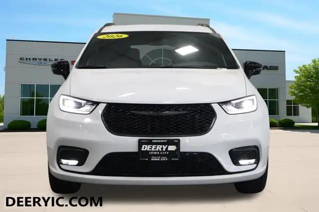 2026 Chrysler Pacifica Select AWD