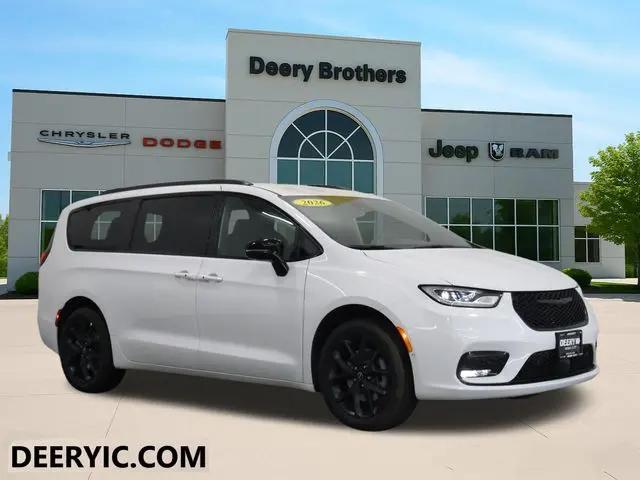 2026 Chrysler Pacifica Select AWD for sale in Iowa City, IA