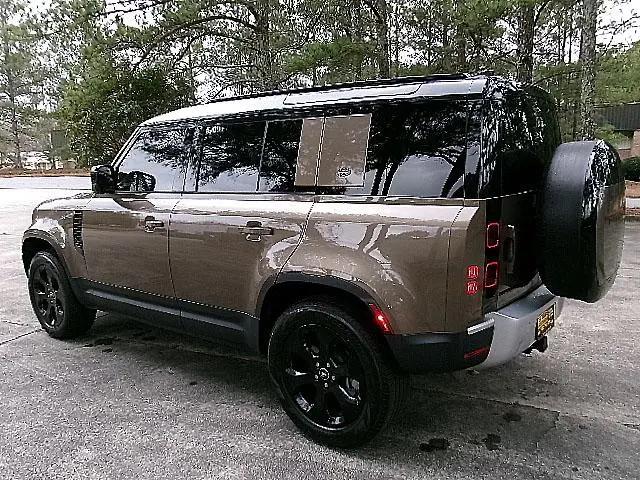 2024 Land Rover Defender 110 P400 S