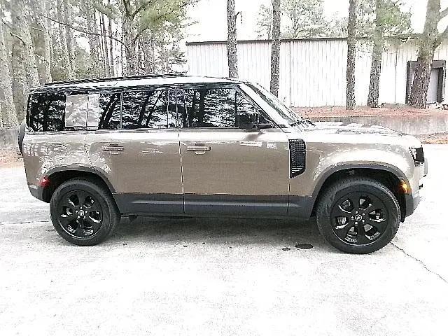 2024 Land Rover Defender 110 P400 S