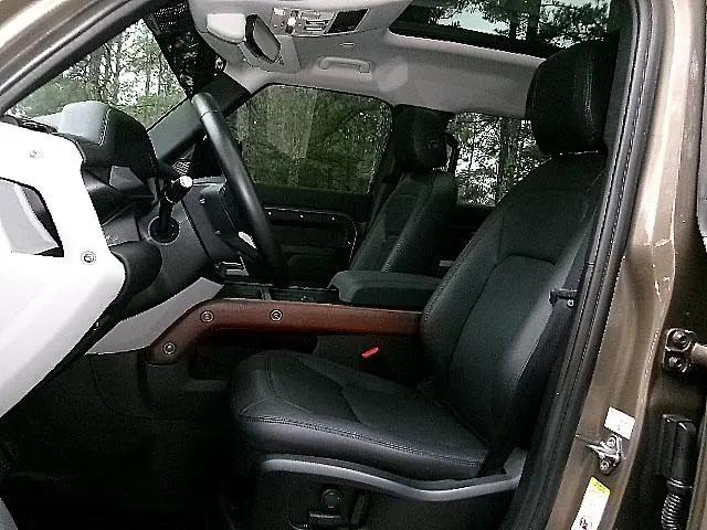 2024 Land Rover Defender 110 P400 S