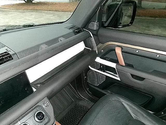 2024 Land Rover Defender 110 P400 S