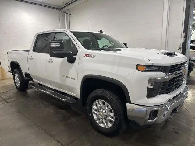 2025 Chevrolet Silverado 2500HD 4WD Crew Cab Standard Bed LT