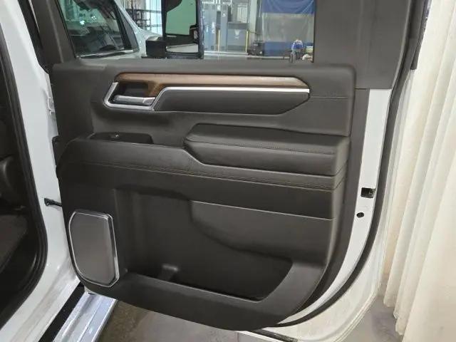2025 Chevrolet Silverado 3500HD 4WD Crew Cab Standard Bed High Country
