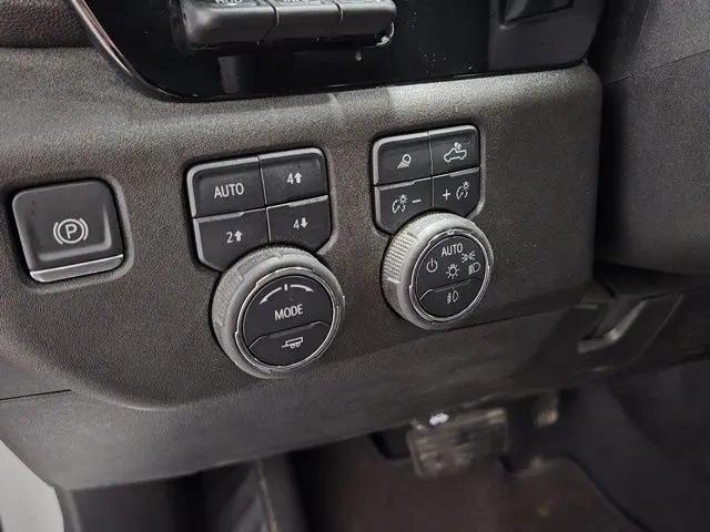 2025 Chevrolet Silverado 3500HD 4WD Crew Cab Standard Bed High Country