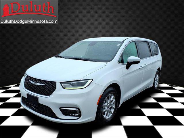 2023 Chrysler Pacifica Touring L for sale in Duluth, MN