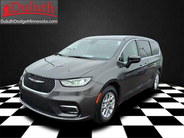2023 Chrysler Pacifica Touring L for sale in Duluth, MN