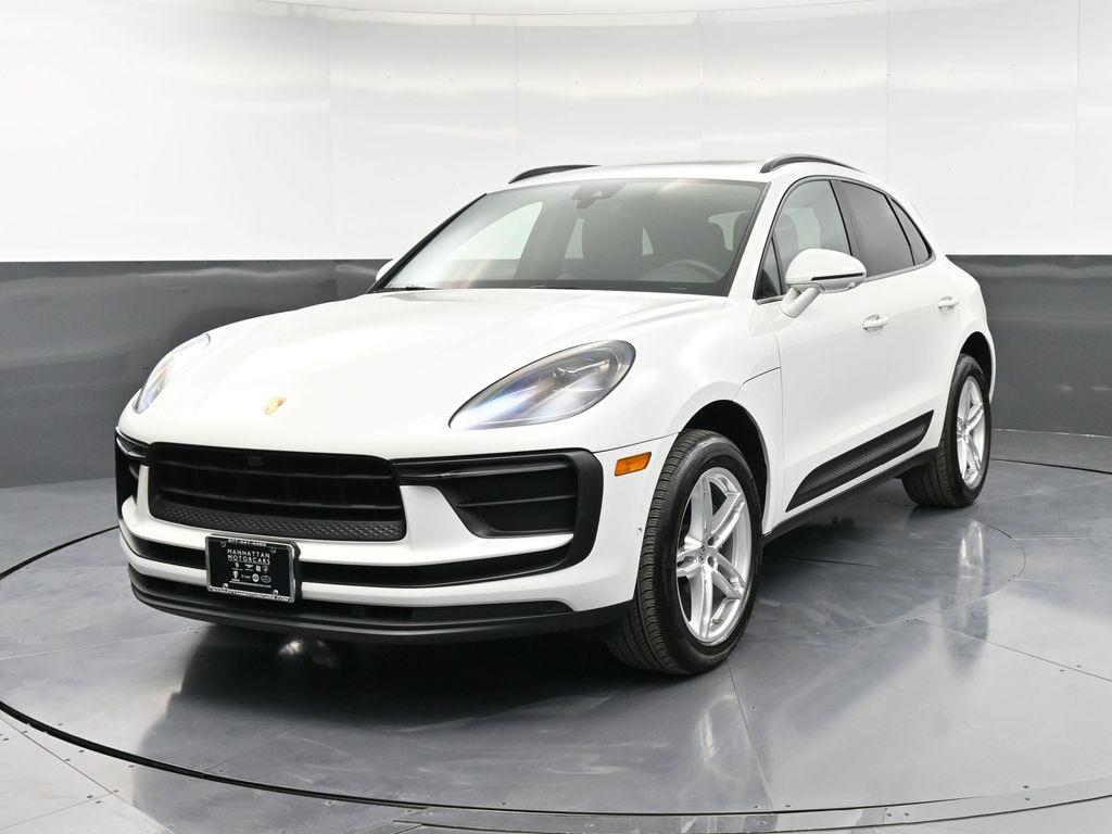 /2022 Porsche Macan