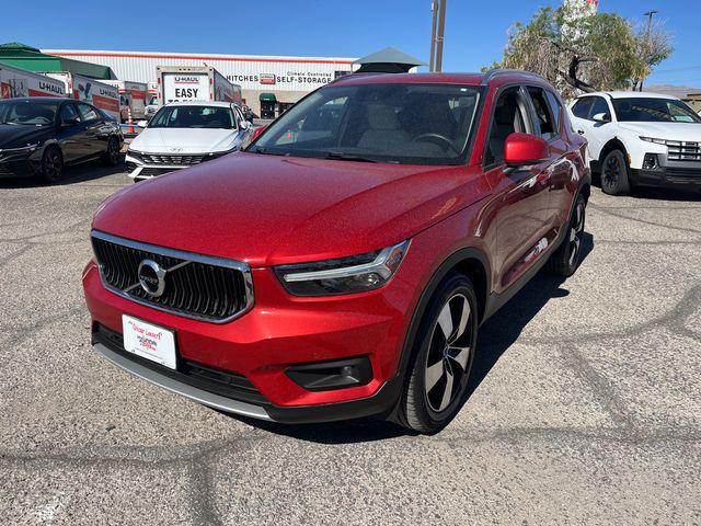 2021 Volvo XC40 T5 Momentum