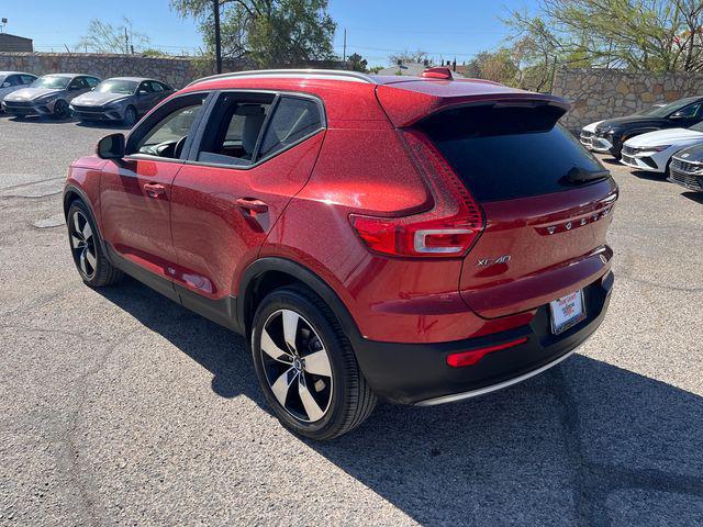 2021 Volvo XC40 T5 Momentum