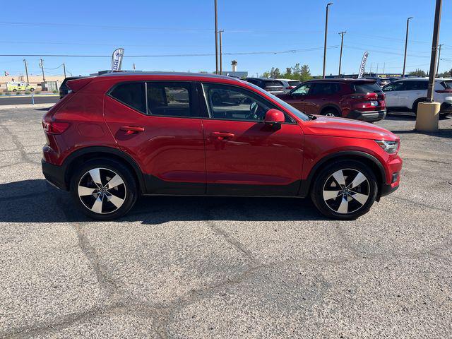 2021 Volvo XC40 T5 Momentum