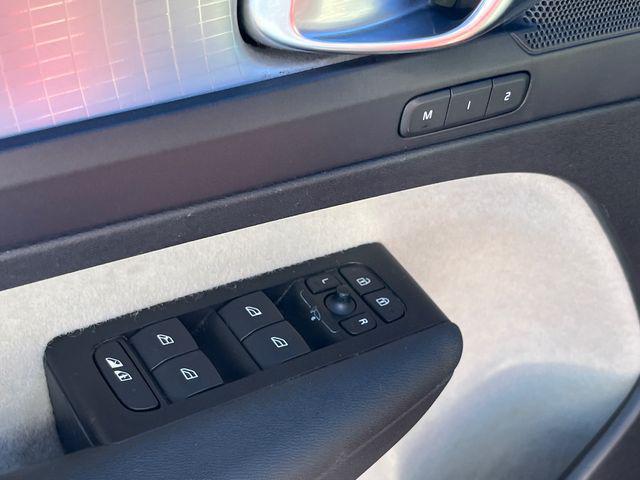 2021 Volvo XC40 T5 Momentum