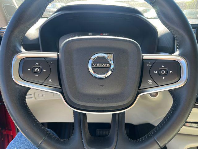 2021 Volvo XC40 T5 Momentum