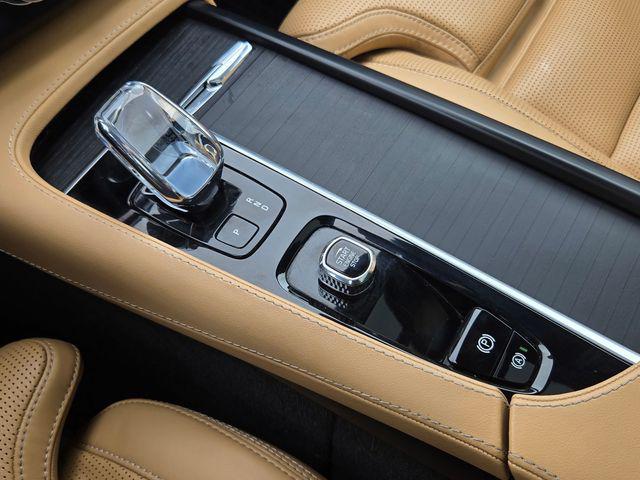 2024 Volvo XC90 Recharge T8 Ultimate Bright Theme 7-Seater