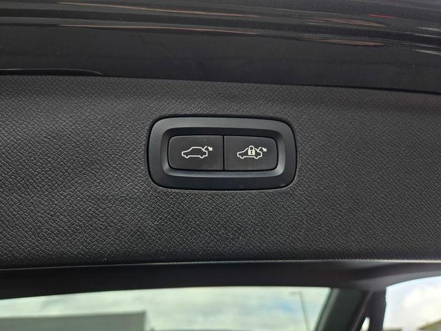 2024 Volvo XC90 Recharge T8 Ultimate Bright Theme 7-Seater