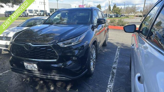 2022 Toyota Highlander Platinum for sale in Petaluma, CA