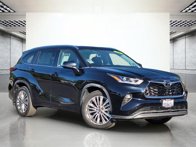 2022 Toyota Highlander Platinum