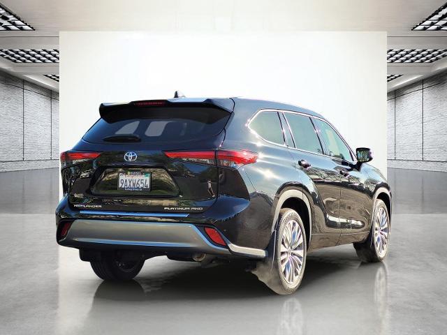 2022 Toyota Highlander Platinum