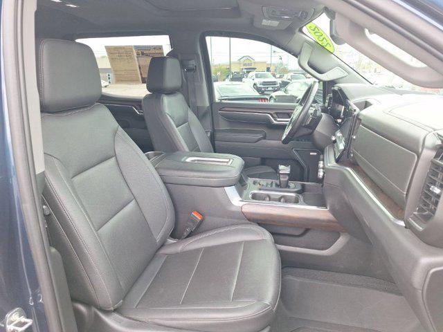 2022 GMC Sierra 1500 4WD Crew Cab Short Box SLT