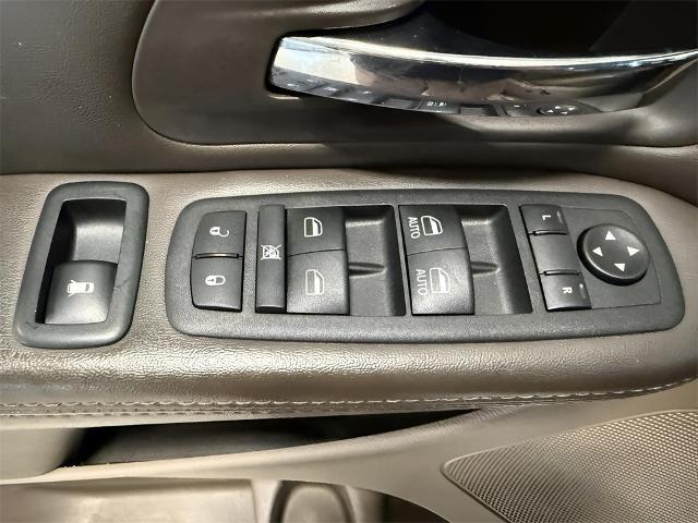 2016 Chrysler Town & Country Touring