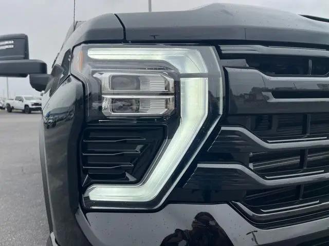 2026 Chevrolet Silverado 2500HD Crew Cab, Standard Bed, High Country, 4WD