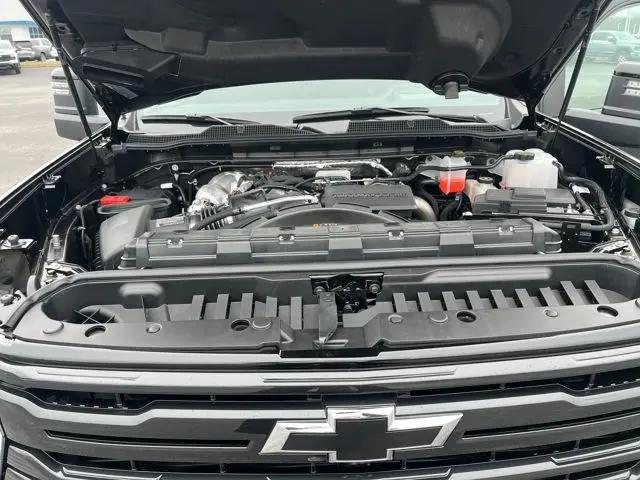 2026 Chevrolet Silverado 2500HD Crew Cab, Standard Bed, High Country, 4WD