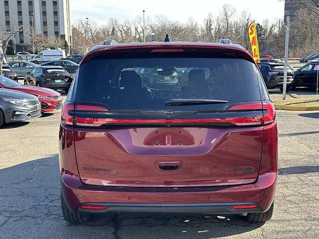 2023 Chrysler Pacifica Limited AWD