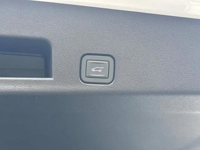 2026 GMC Acadia Denali FWD